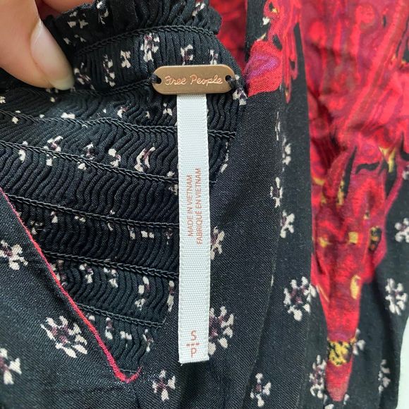 Free People Sleeveless V-Neck Red and Black Patterned Dress Side Cutouts Size S - Picture 4 of 7